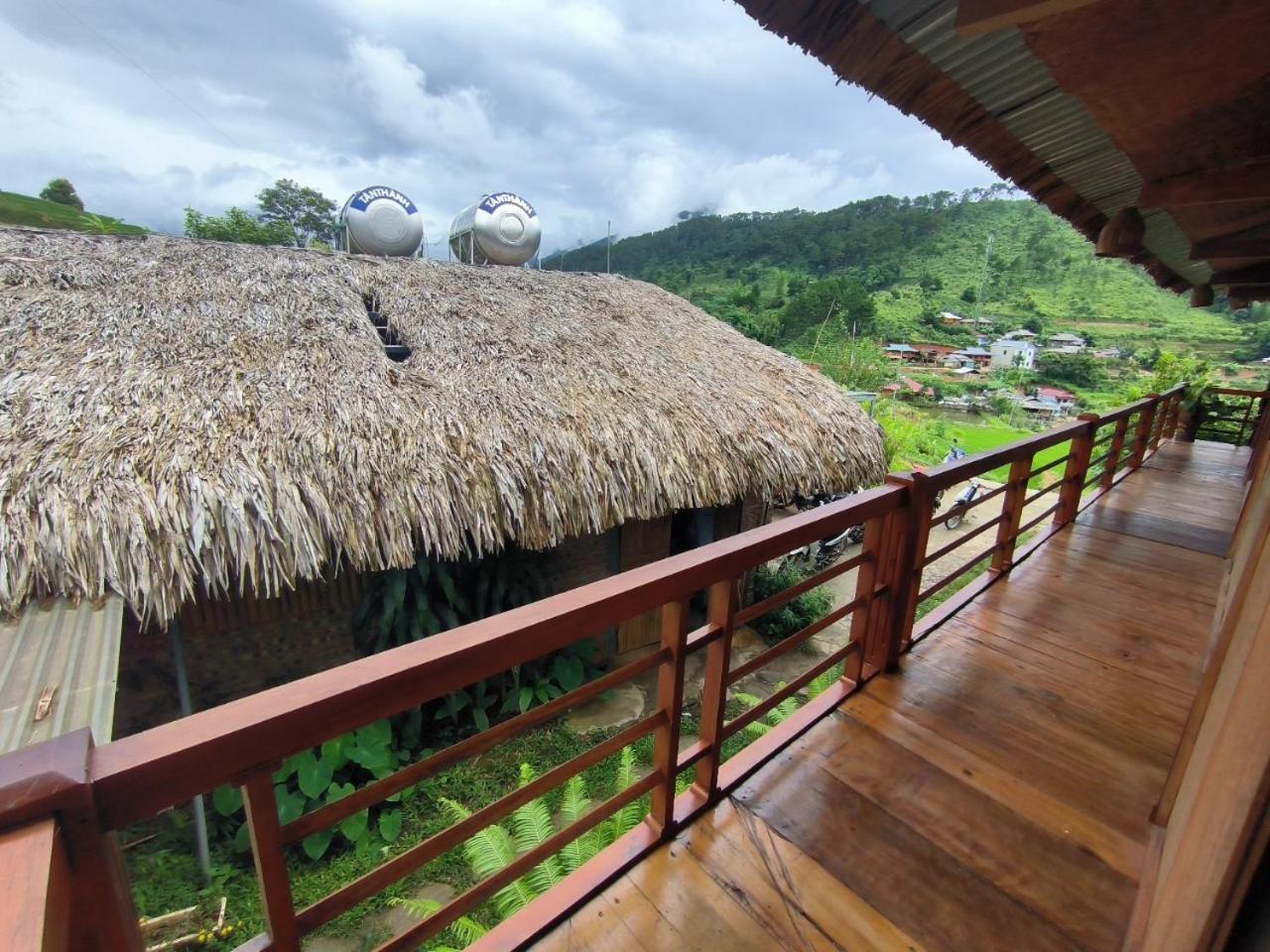 Zoni Home Tram Tau Cham Ta Lao エクステリア 写真